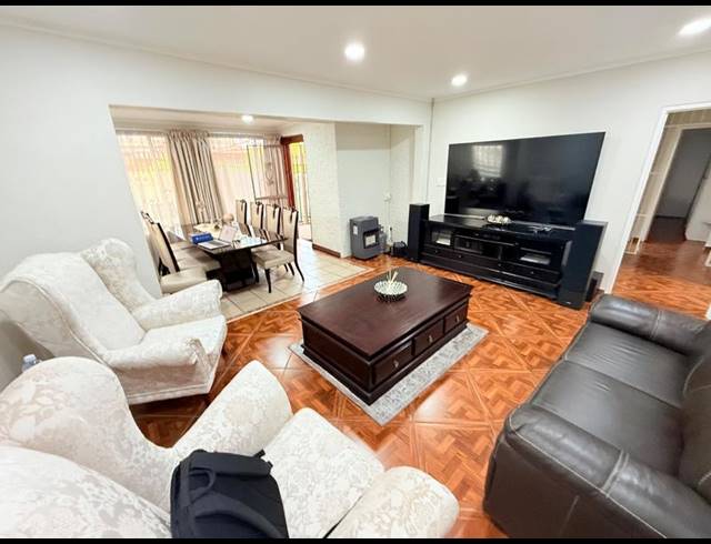 3 BEDROOM HOUSE FOR SALE IN VANDERBIJLPARK CW 5